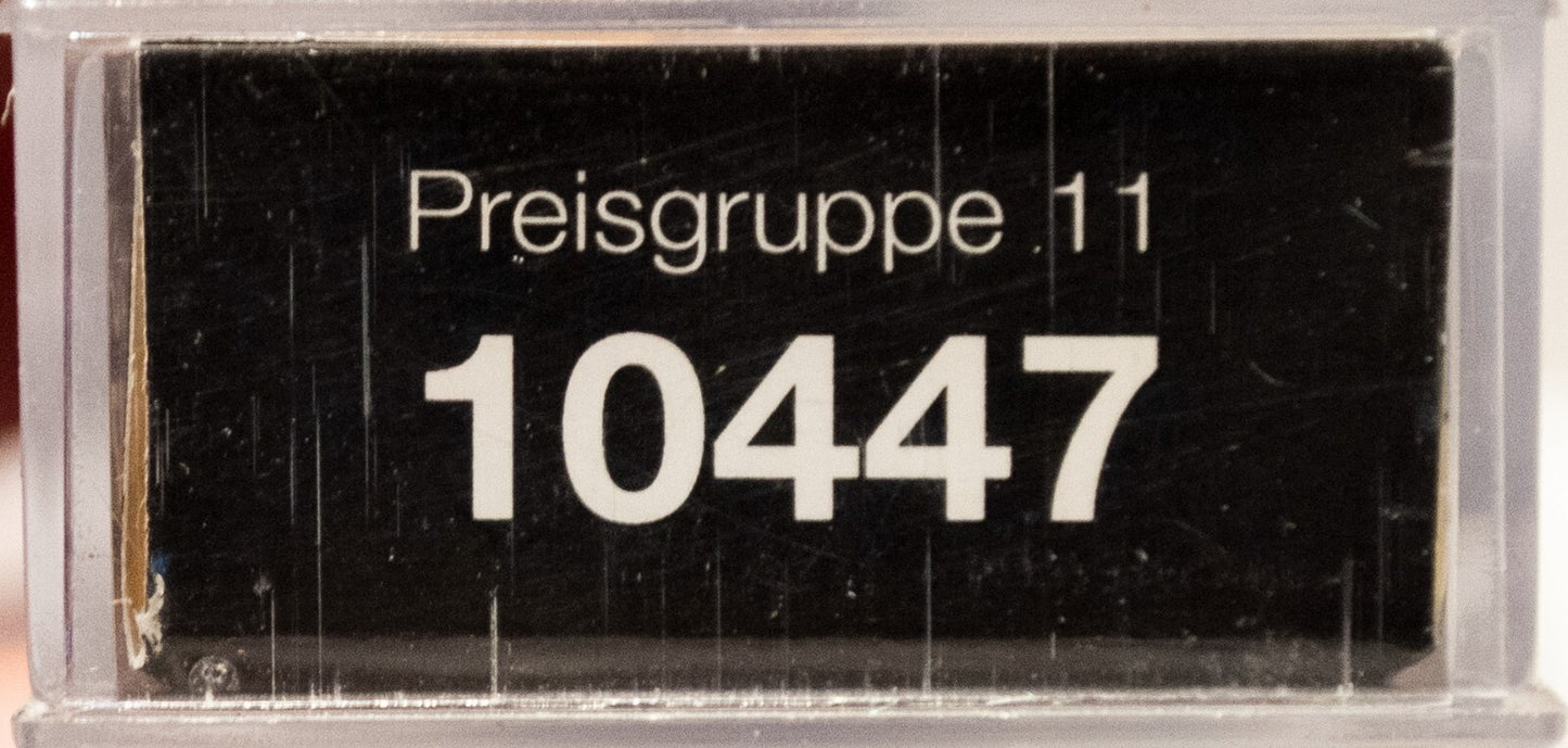Preiser HO# 10447 Oktoberfest Goers #1 Seated At Tables -- pkg(6)