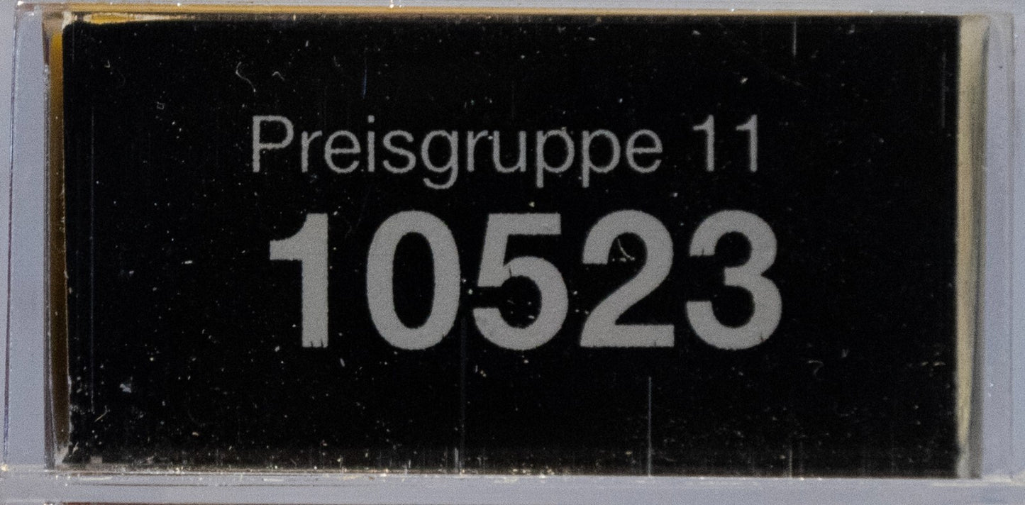 Preiser HO #10523 Pedestians -- Waiting Persons At The Telephone Booth (5 Figure