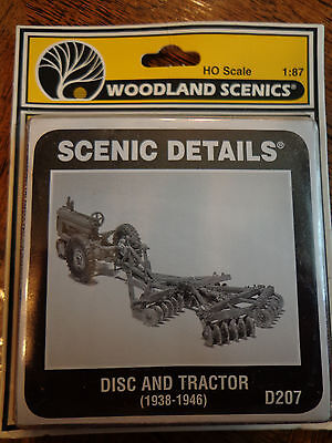Woodland Scenics HO #207 - Disc & Tractor (1938-1946)