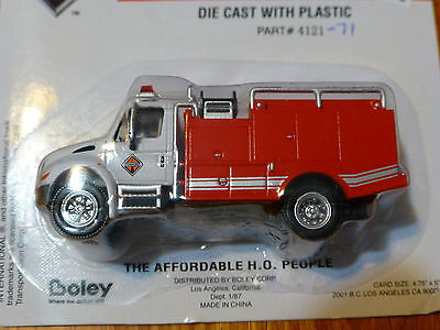 Boley HO #185-412171 2001 International Brush Fire Pumper -- red