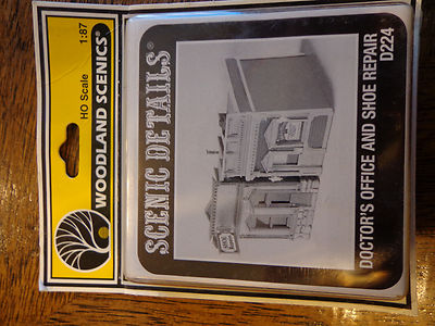 Woodland Scenics HO #224 Doctor's Office & Shoe Rep