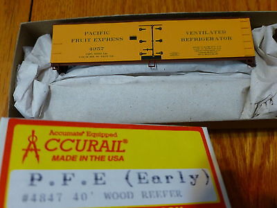 Accurail HO #4847 P.F.E. (Early) 40' Wood Reefer (kit Form)