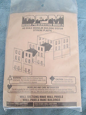 DPM HO #30103 Wall Section Brick w/Two Arched Window