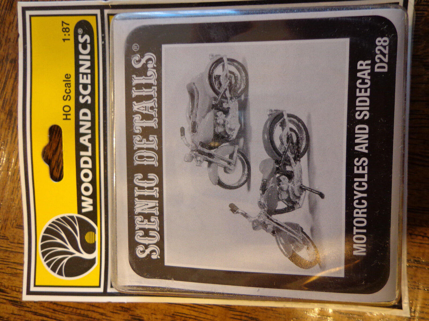 Woodland Scenics HO #228 - Motorcycles and Sidecar