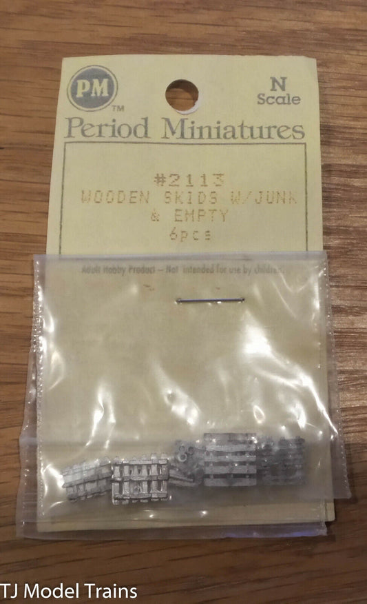 Period Miniatures N #2113 WOODEN SKIDS W/JUNK & EMPTY 6pcs