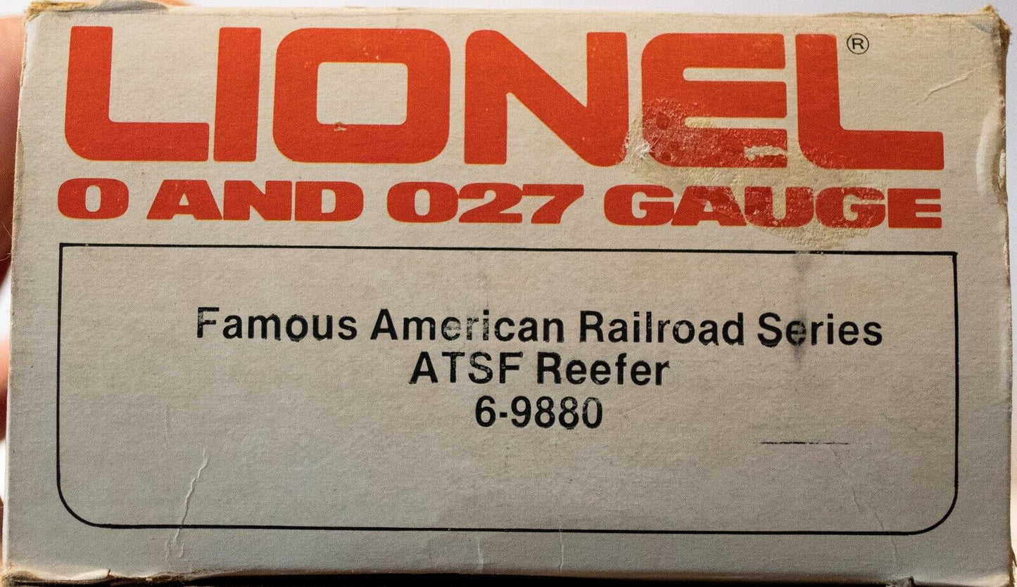 Lionel #6-9880 AT&SF Billboard Plug Boxcar