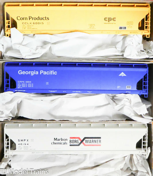 Accurail #8137 (3 Pack) Corn Products, Georgia Pacific, Dorg Warner (3-Bay Cov'd