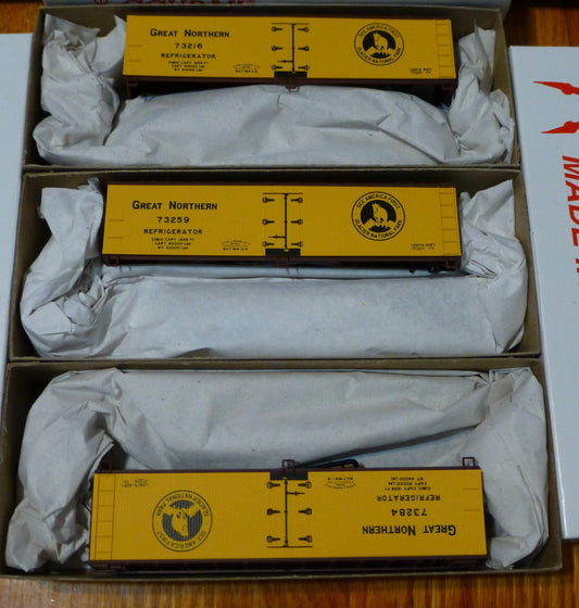 Accurail HO #8013 (3 Pack) 40' wood reefer (GN)