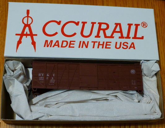 Accurail HO #4323 DT&I Out Side Wood Braced Boxcar (Rd #17124)