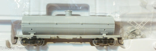 Atlas HO #20002634 / 11,000 Gal Tank Car ( Undecorated with/Out Platform )