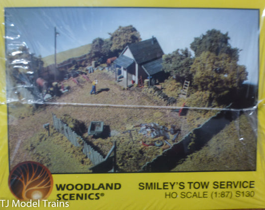Woodland Scenics HO #130  -  Smiley's Tow Service (Kit form)
