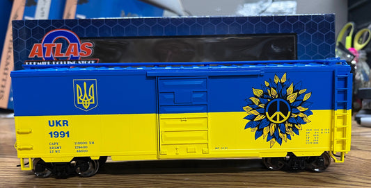 Atlas O Scale #3001249 Premier 40' Box Car Ukraine Relief