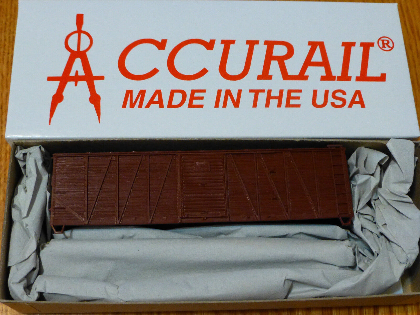 Accurail HO #4500 (40' OB box w/Metal end) Undec.