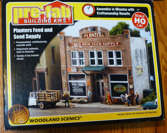 Woodland Scenics HO #5181 Planters Feed & Seed Supply (kit)