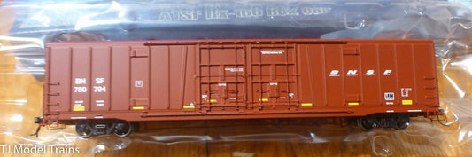 BLMA Models HO #53069 (Rd #780794) BNSF (Powerbar Logo) Bx-166 60'Beer Car