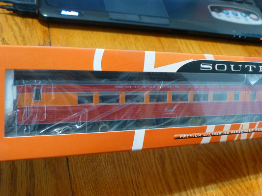 Broadway Limited HO #1578 SP Coast Daylight 2-Car Set w/Antenna, Chair w/#2458 &