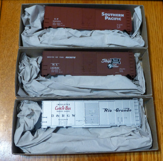 Accurail HO #3387 (3 Pack) Fallen Flags (UP, RI, Rio Grande D&RGW)