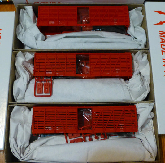 Accurail HO #8017 GN 40' Wood Stock Car 3-Pack (NEW)