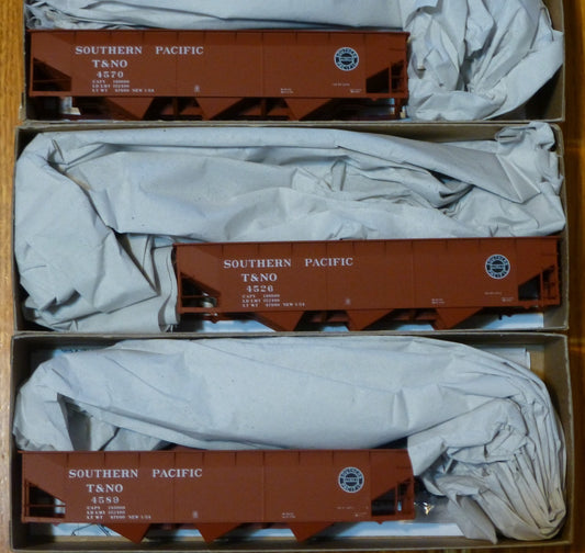 Accurail HO #8060 (3 Pack) SP / T&NO (70-Ton Offset Hopper kits)