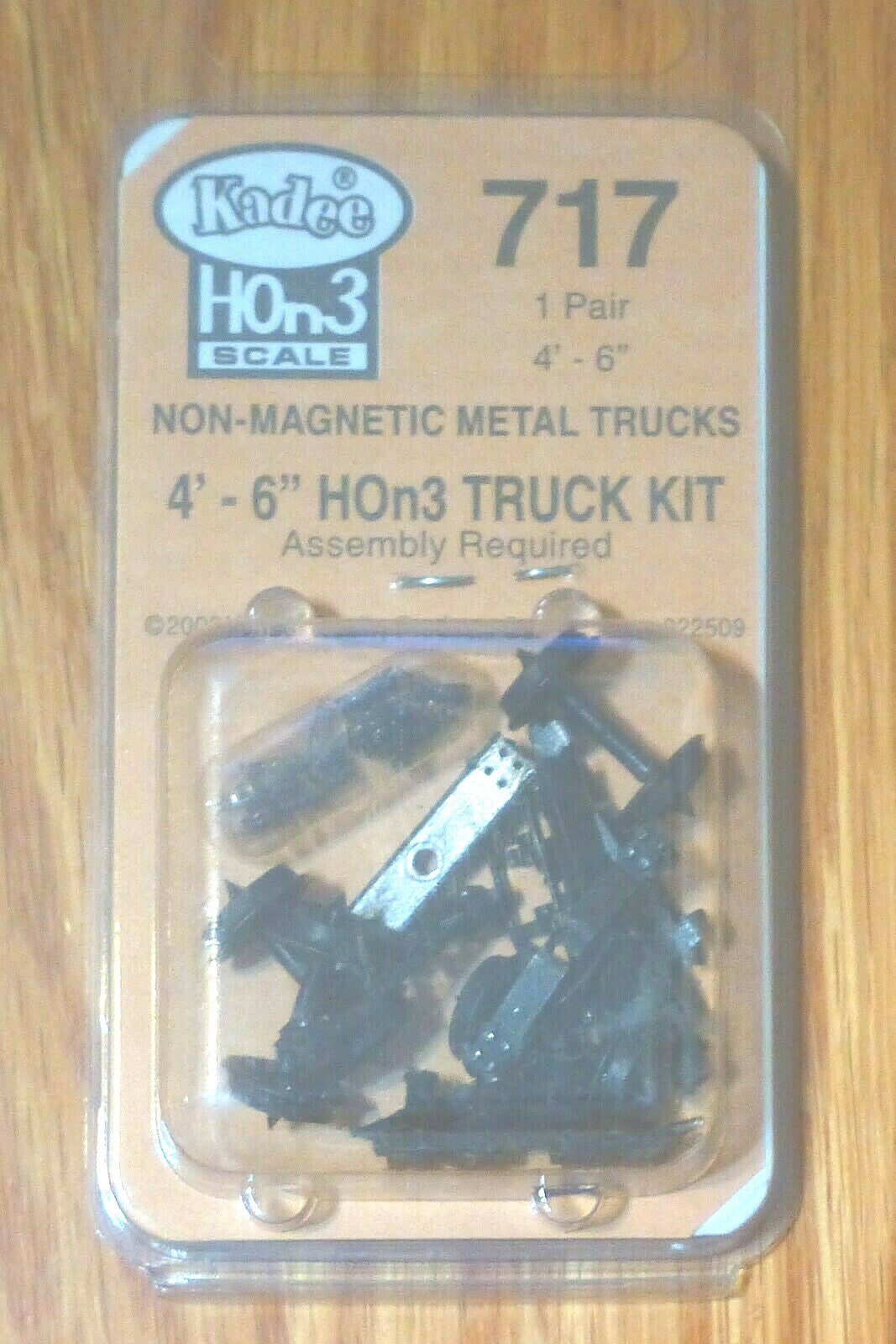 Kadee #717 ( HOn3 ) 4'6" Wheelbase Sprung Metal Trucks -- 26" Ribbed-Back Wheels