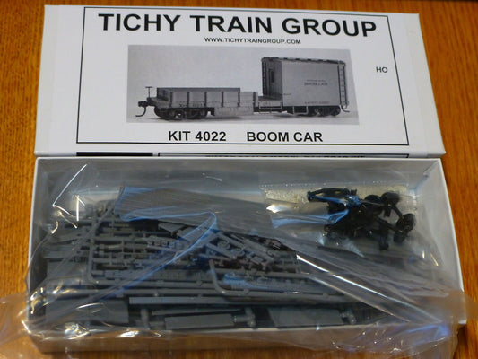 Tichy Train Group #4022  / 40' Boom Flatcar - Kit -- Undecorated