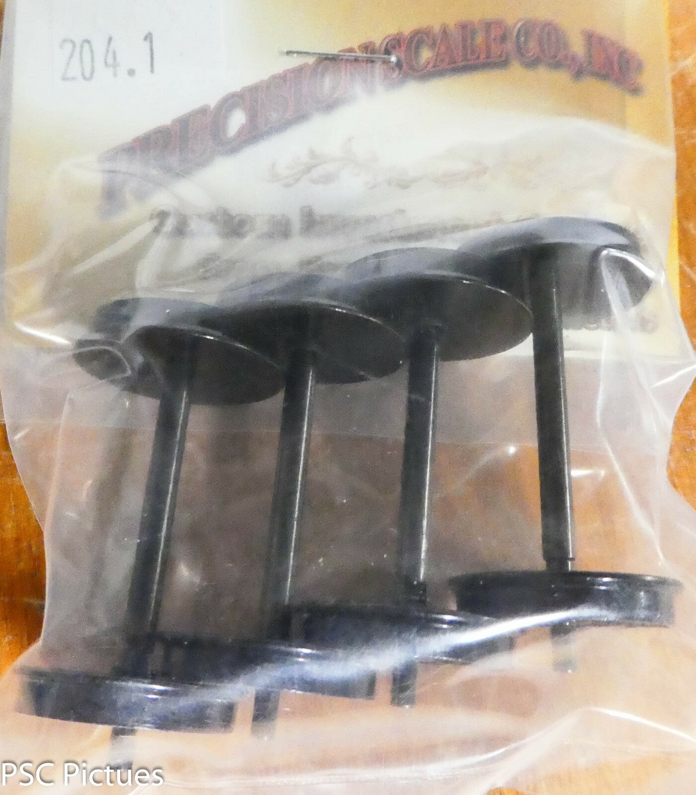 Precision Scale O #204.1 Wheel Sets, 36" Plated,Insulated one side,Straight Axle