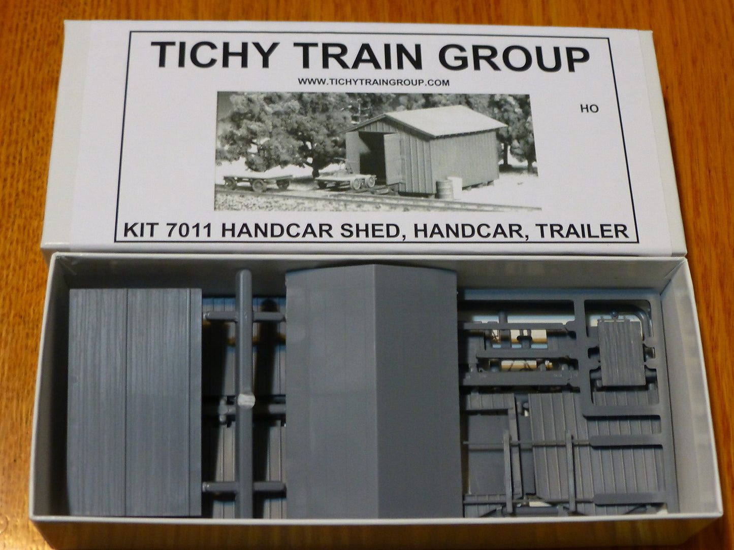 Tichy Train Group #7011 (HO Scale)Handcar Shed w/Handcar & Trailer -- Kit -