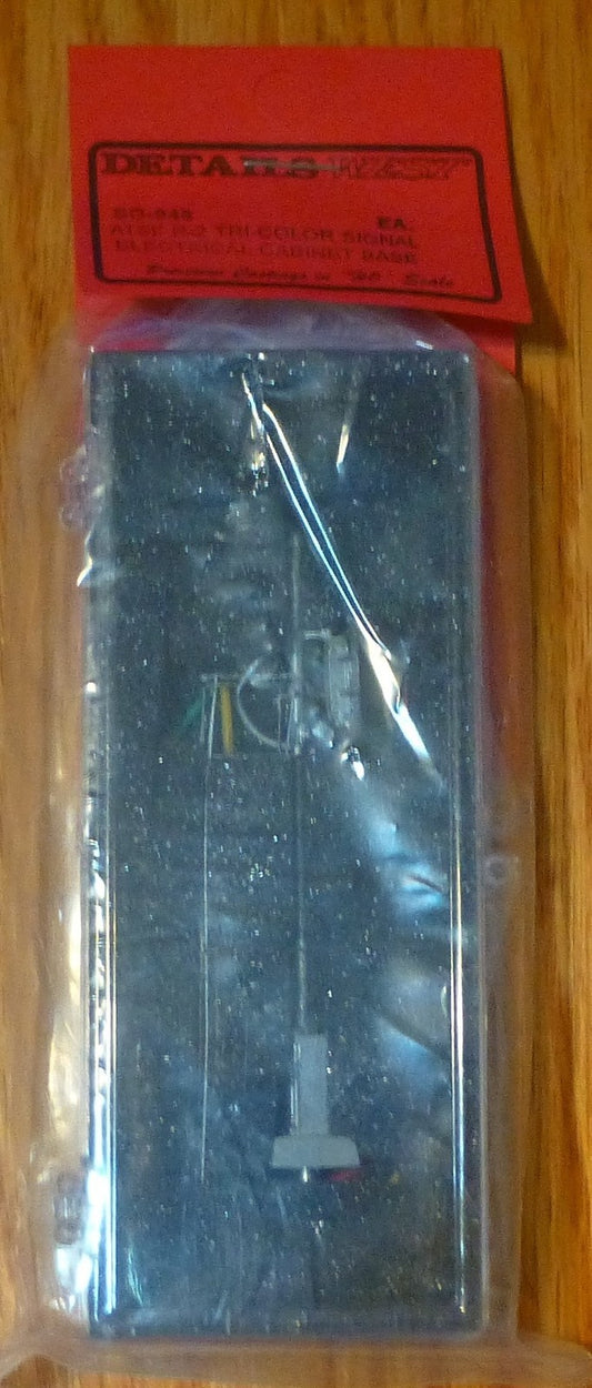Details West HO #946 ATSF Signal R-2 w/Relay (Tri-Color Signal)