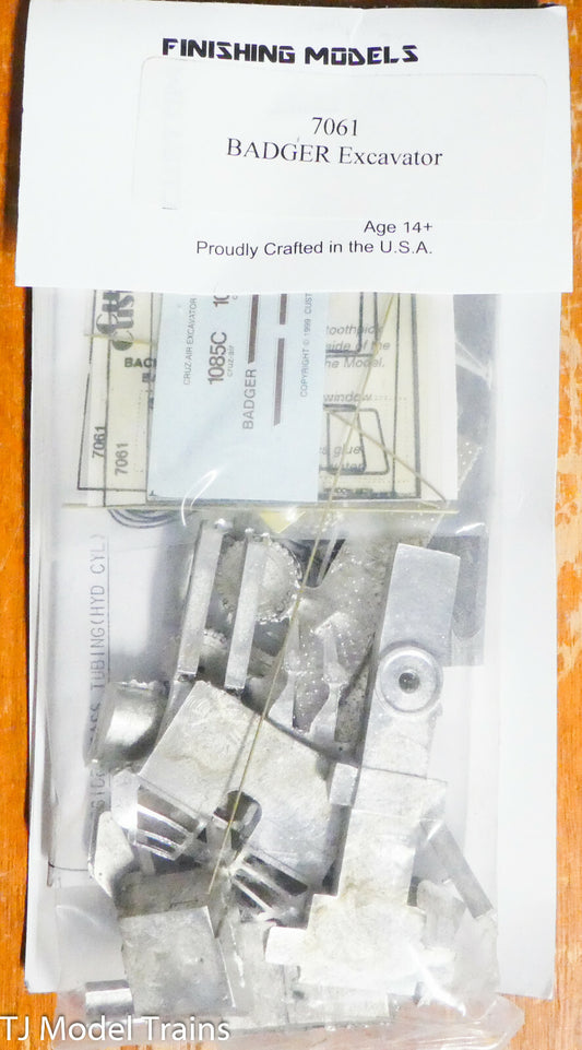 Custom Finishing Models HO #7061 Badger Cruz-Air Excavator (White Metal)