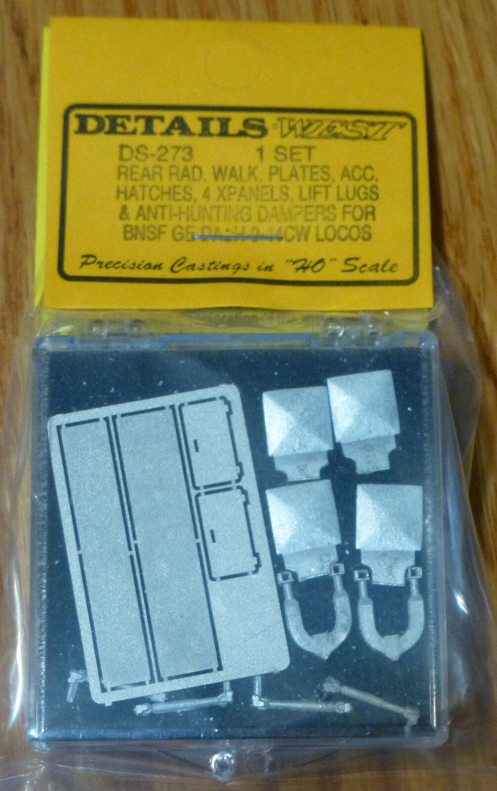 Details West HO #273 Rear Rad. Walk Plates, Acc. Hatches, 4 Xpanels, Left Lugs &