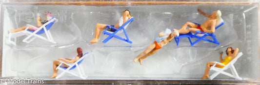 Preiser HO #10431 Recreation & Sports -- Sunbathers on Folding Chairs (1/87th)