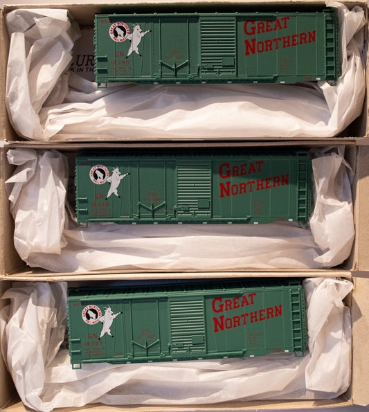 Accurail HO #8170 (3Pck) 40' Combination Door Steel Boxcar 3-Pack - Kit -- Great