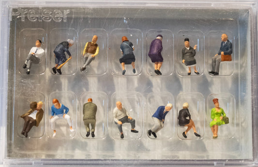 Preiser HO #10524 Pedestrians -- Seated Travellers