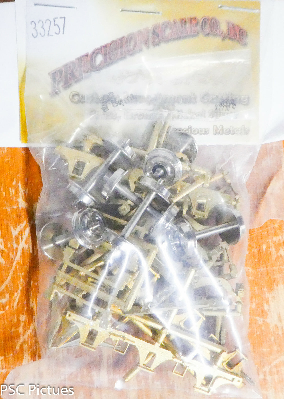 Precision Scale HO #33257 Trucks, Commonwealth 3-Axle 2426, Cast Steel (Brass)