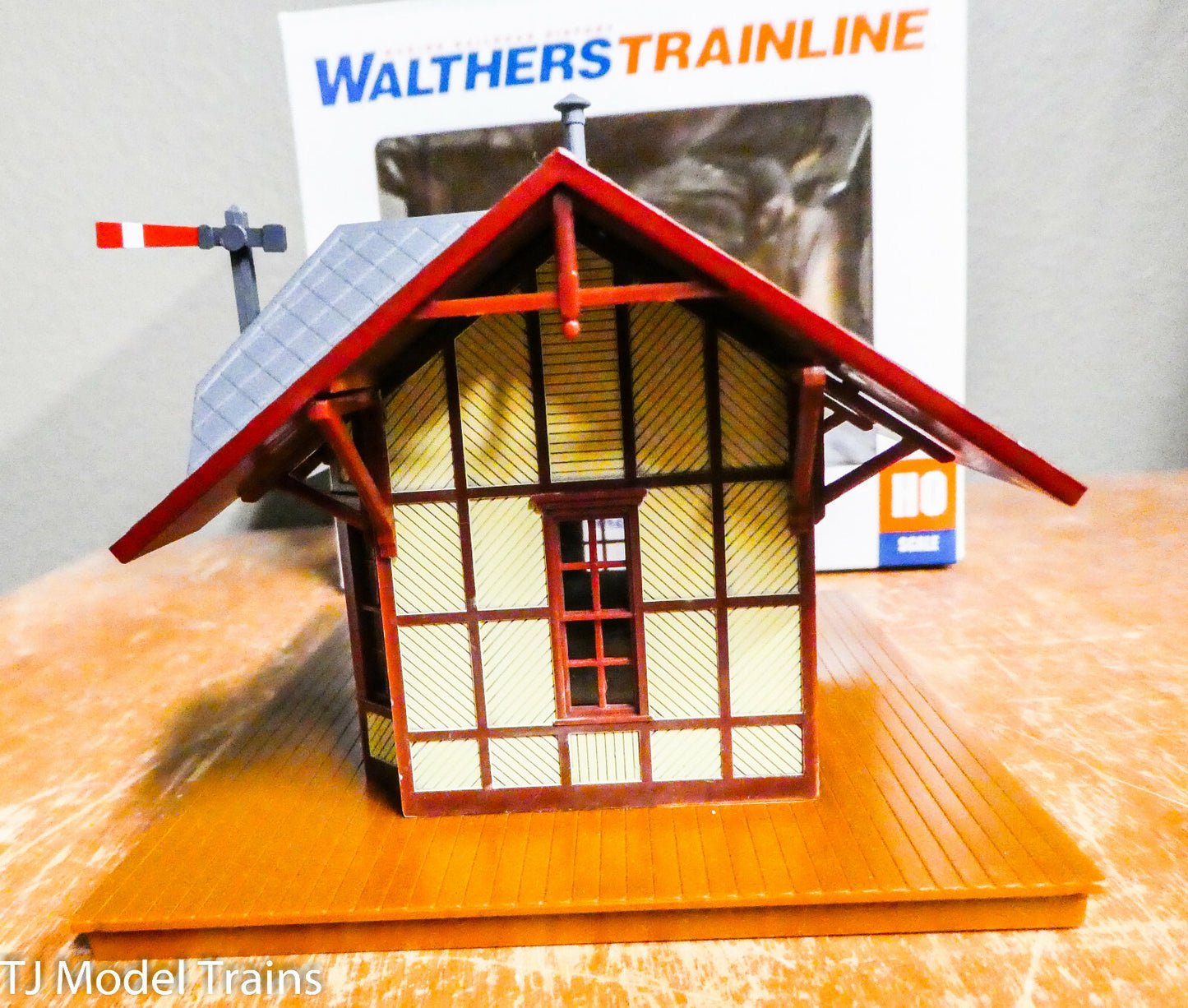 Walthers Trainline HO #931-811 Victoria Springs Station (Built-Up) Ready (1:87th