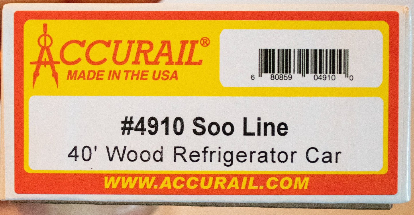 Accurail HO #4910 Early 40' Wood Reefer - Kit -- Soo Line URTX #50624 (yellow, B