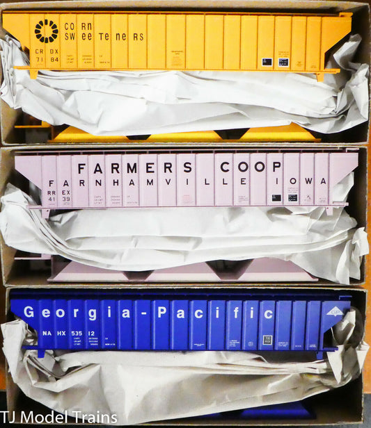 Accurail #8127 (3-Pack) Pullman Standard (GP, Farmers Co-Op, Corn Sweeteners)