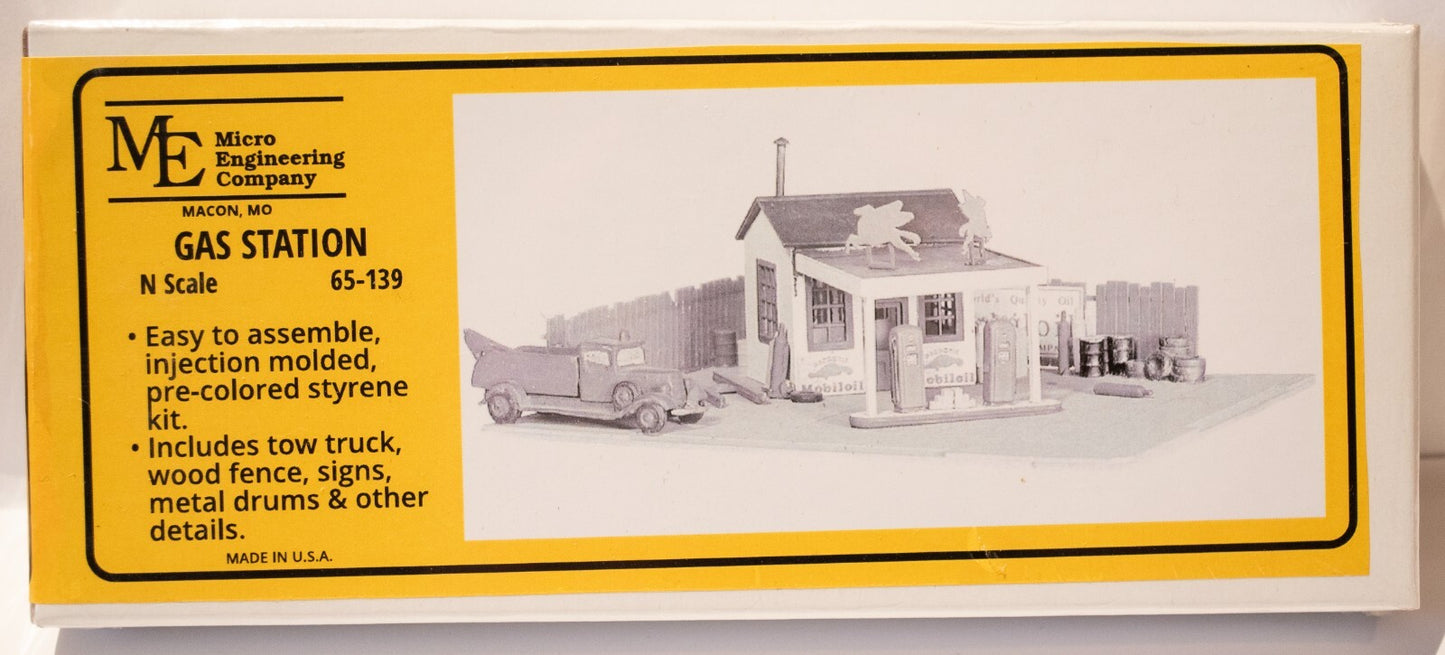 Micro Engineering, Inc. N #65-139 1940s Gas Station w/Tow Truck