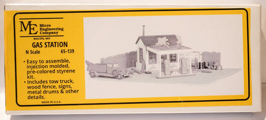 Micro Engineering, Inc. N #65-139 1940s Gas Station w/Tow Truck