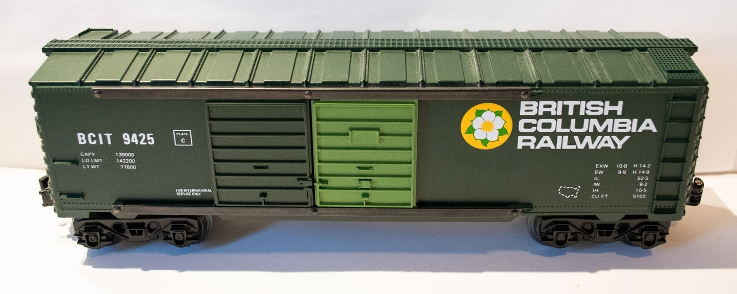 Lionel O Scale (Used) #6-9425 BRITISH COLUMBIA RAILWAY BOXCAR