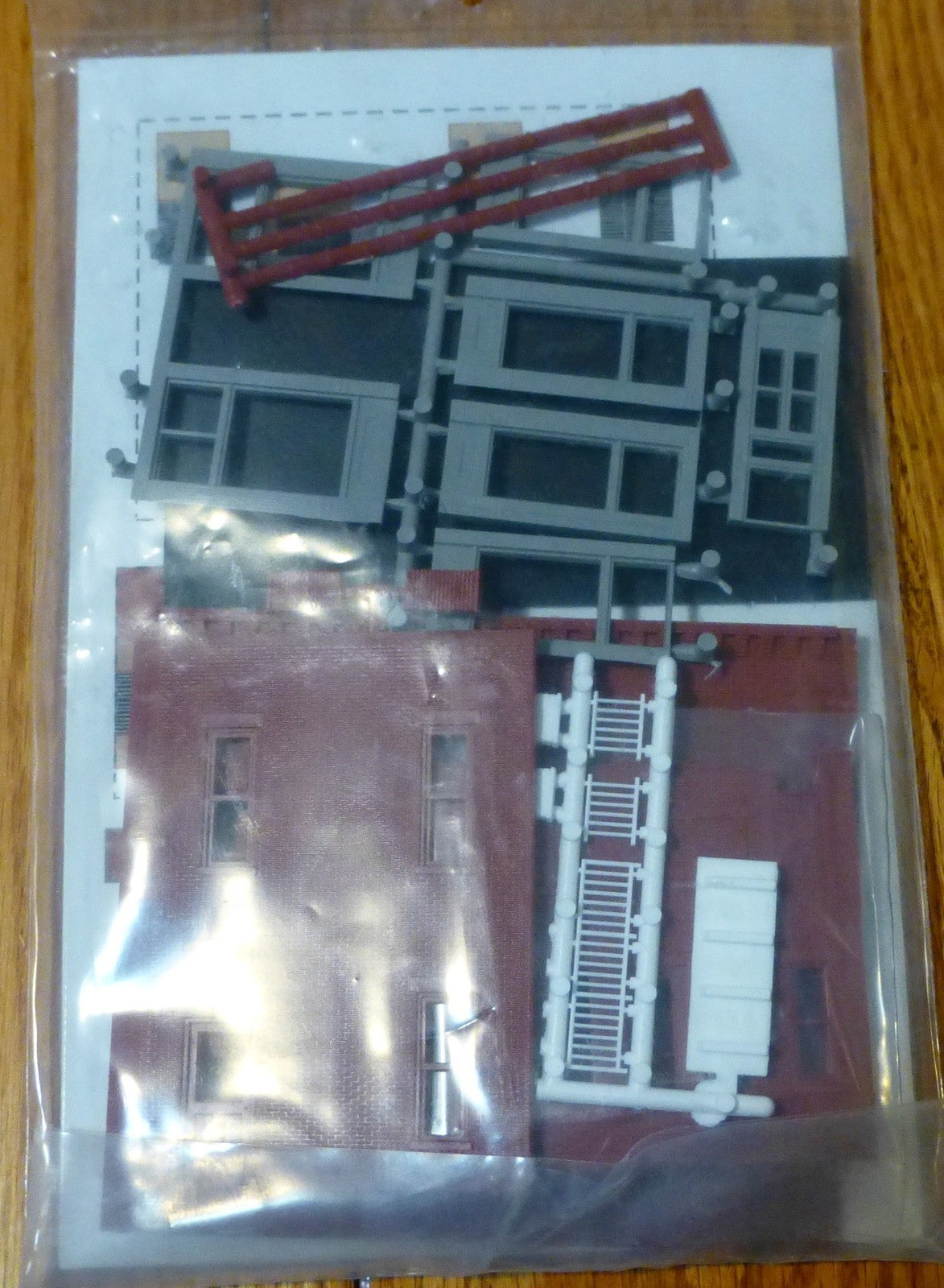 Smalltown USA HO #699-6022 Bonnie B. Boutique (Building Kit) Plastic