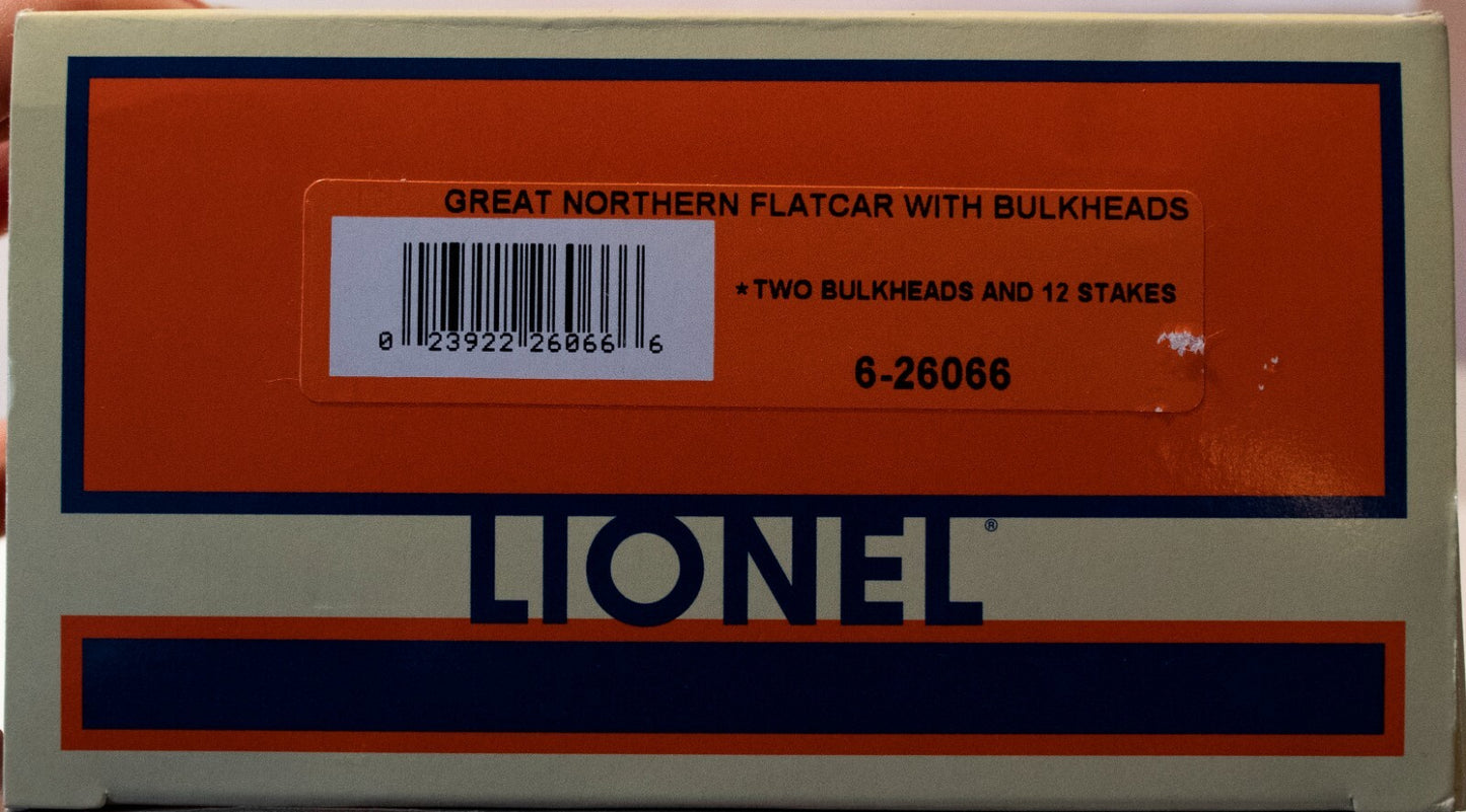 Lionel #6-26066 Great Northern Flatcar w/Bulkheads Two bulkheads and 12 stakes