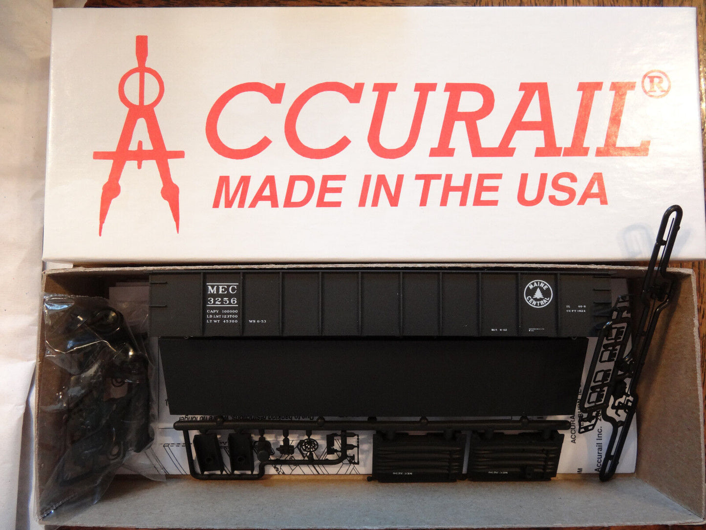 Accurail HO #3730.1 AAR 41' Drop End Gondola Maine Cent