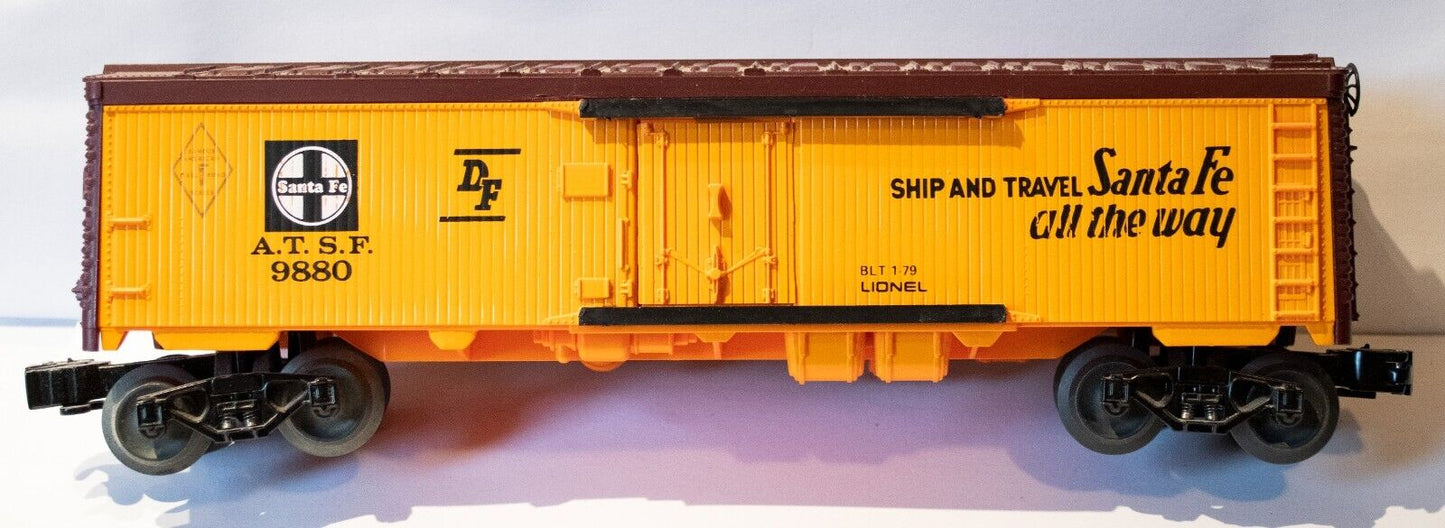 Lionel #6-9880 AT&SF Billboard Plug Boxcar