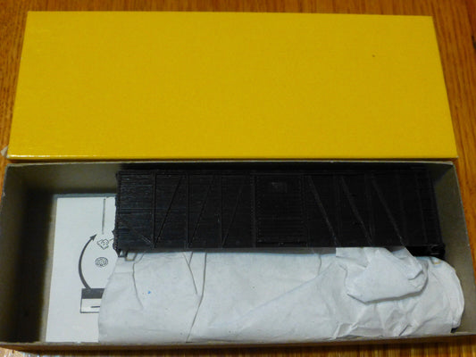 Accurail HO #4400 (40' wd OB box w/stl end) Undec.