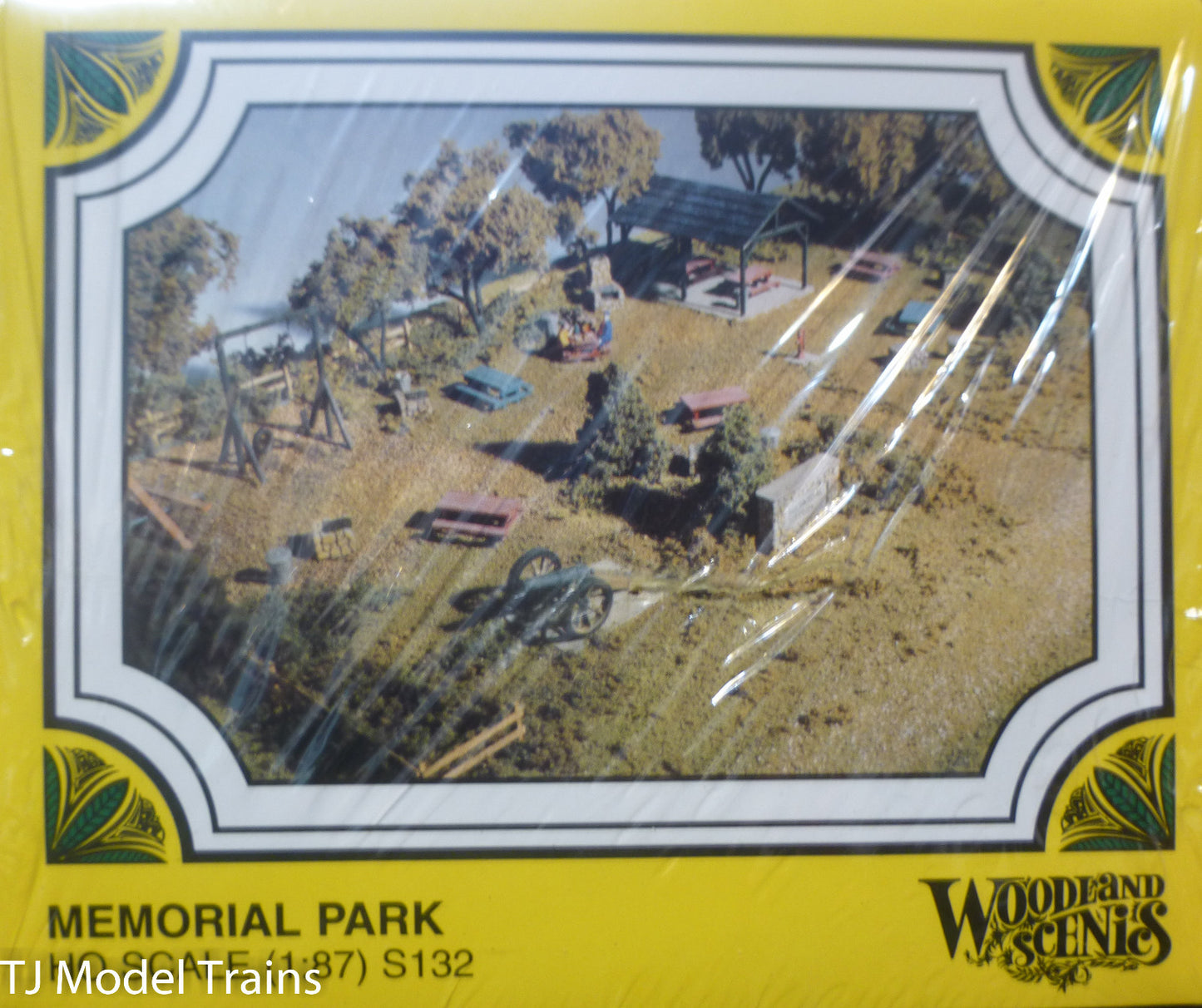 Woodland Scenics HO #132  -  Memorial Park (Kit form)