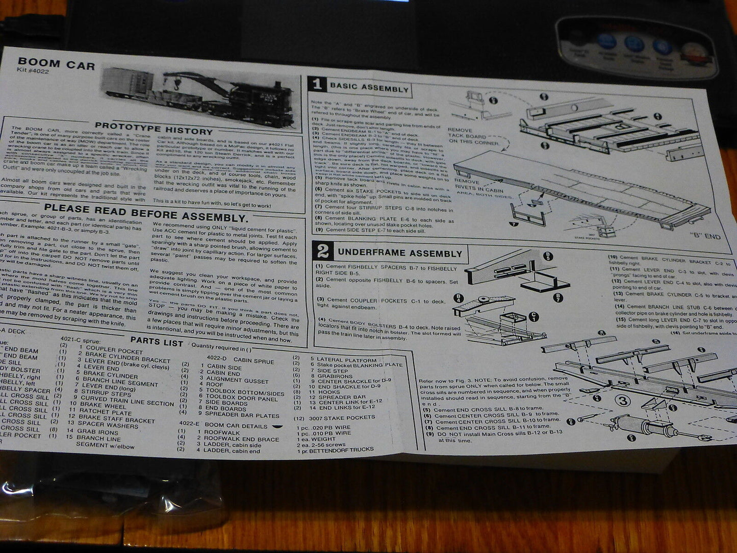 Tichy Train Group #4022  / 40' Boom Flatcar - Kit -- Undecorated