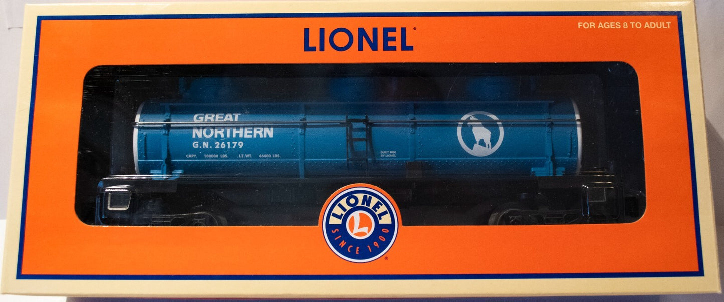 Lionel #6-26179 GN Three-dome Tank Car. Operating couplers, Metal Handrails, Pla