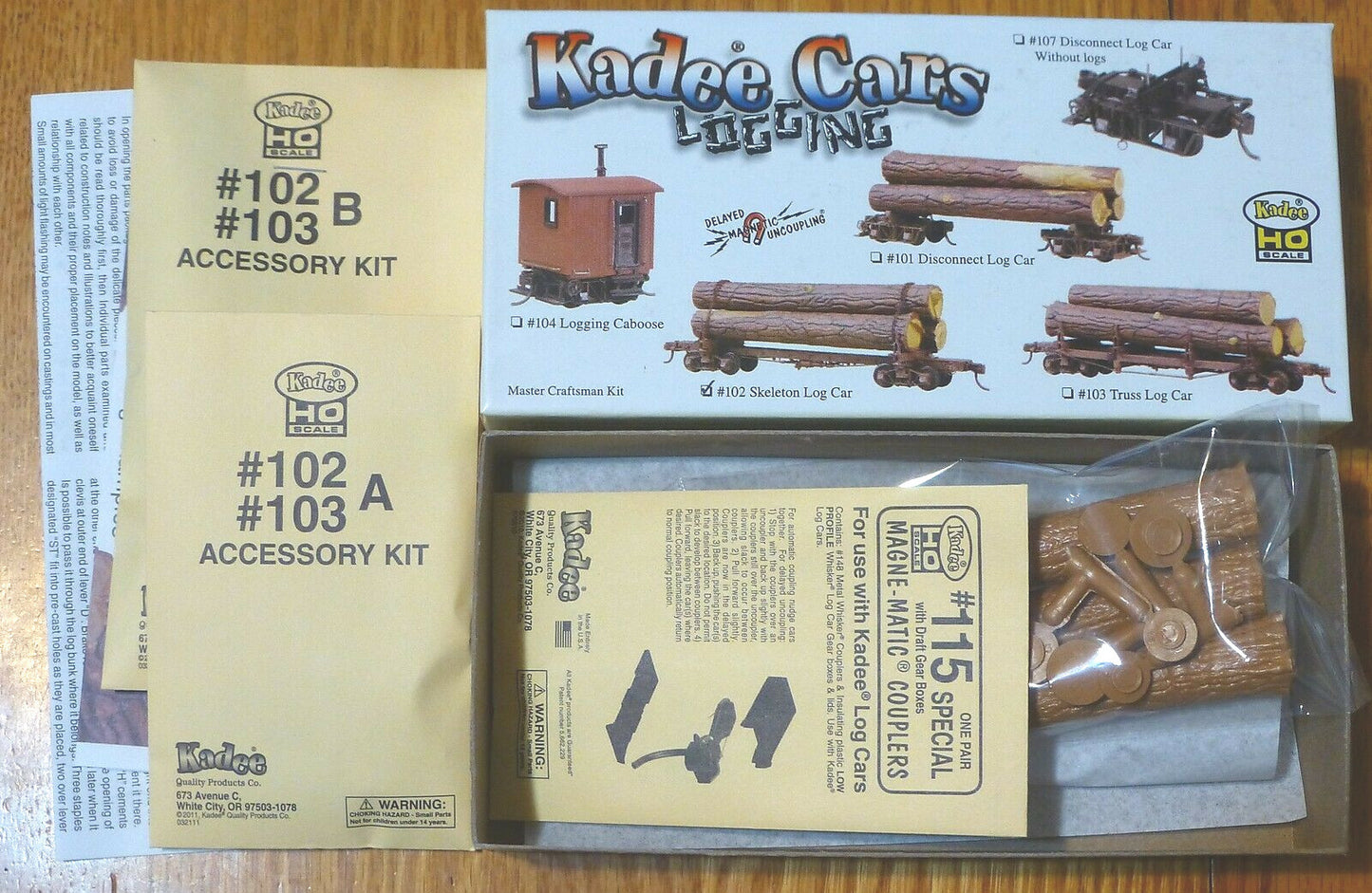 Kadee HO Scale #102  (42' Skeleton Log Car with Logs) Kit Form