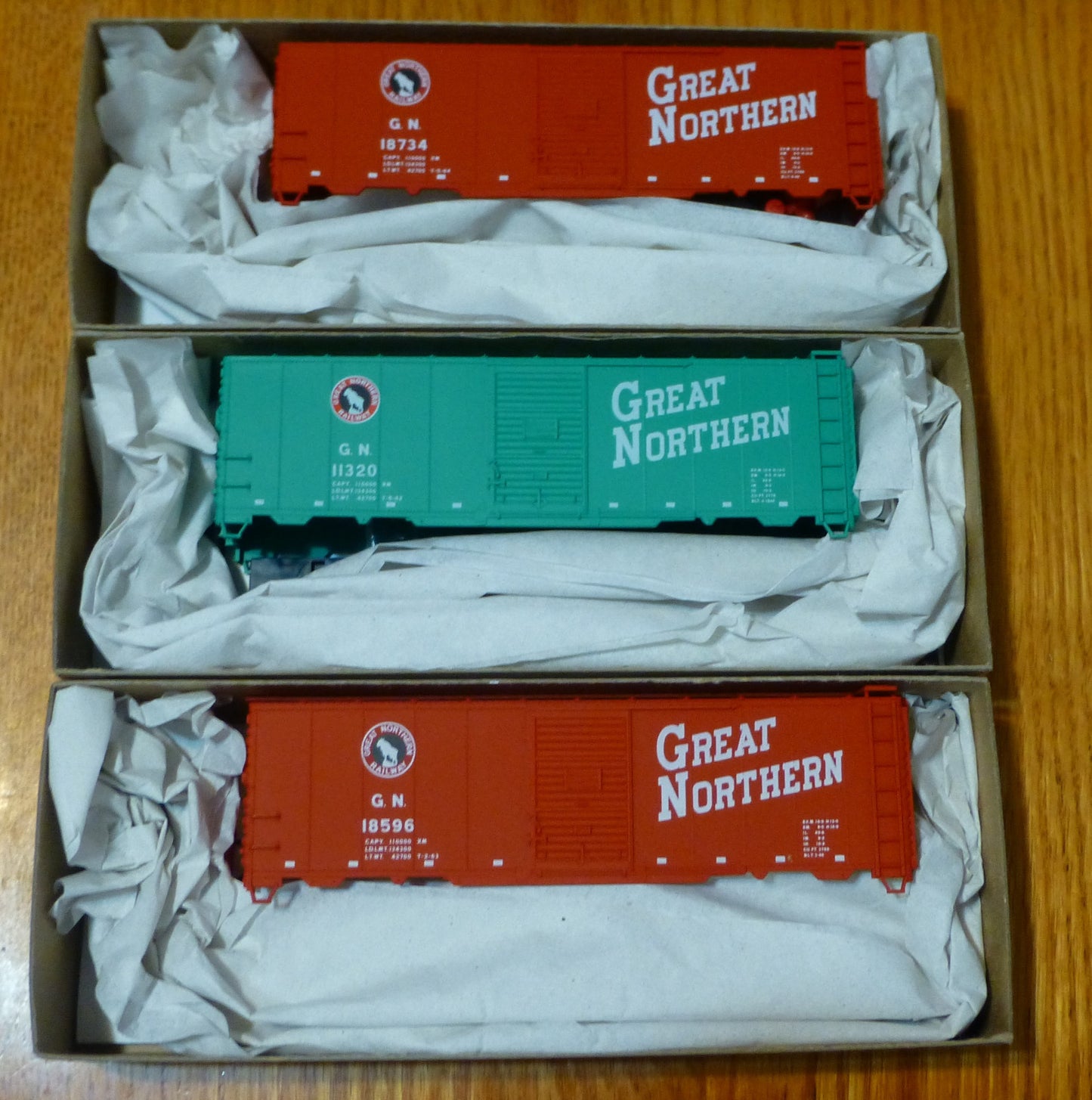 Accurail HO #3363 (3 Pack) 40' AAR Steel Box (GN)